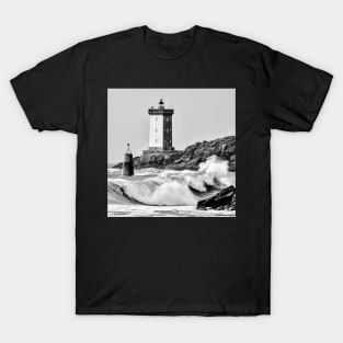 Kermorvan and the breaking wave T-Shirt